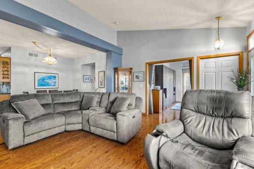 5787 Prairie Ridge Drive, 123, Shoreview, MN 55126
