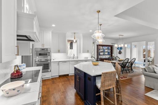 7070 Highland Court, Eden Prairie, MN 55346
