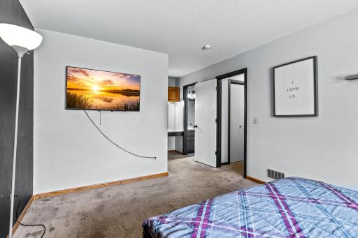 16408 Griffon Trail, Lakeville, MN 55044