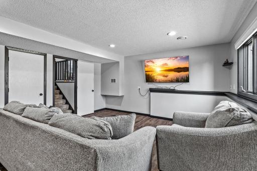 16408 Griffon Trail, Lakeville, MN 55044