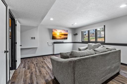 16408 Griffon Trail, Lakeville, MN 55044