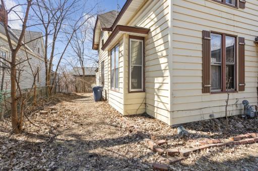 345 Maple Street, Saint Paul, MN 55106