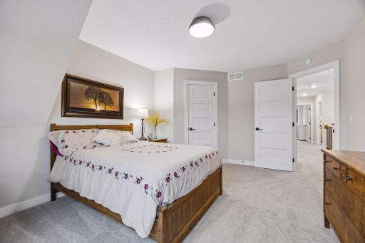 11724 Azure Lane, Inver Grove Heights, MN 55077