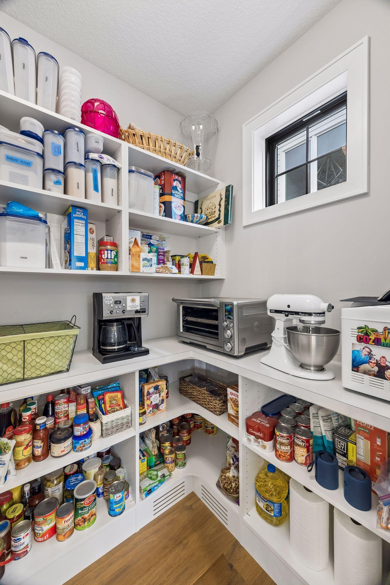 Kitchen Walk in Pantry