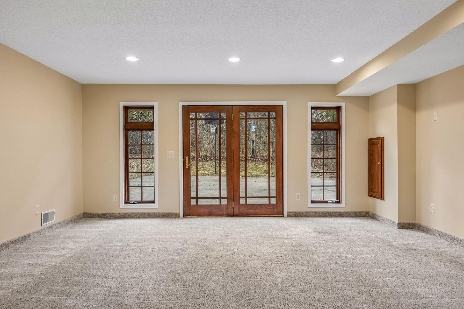 Bonus Room - Walkout to Sport Court