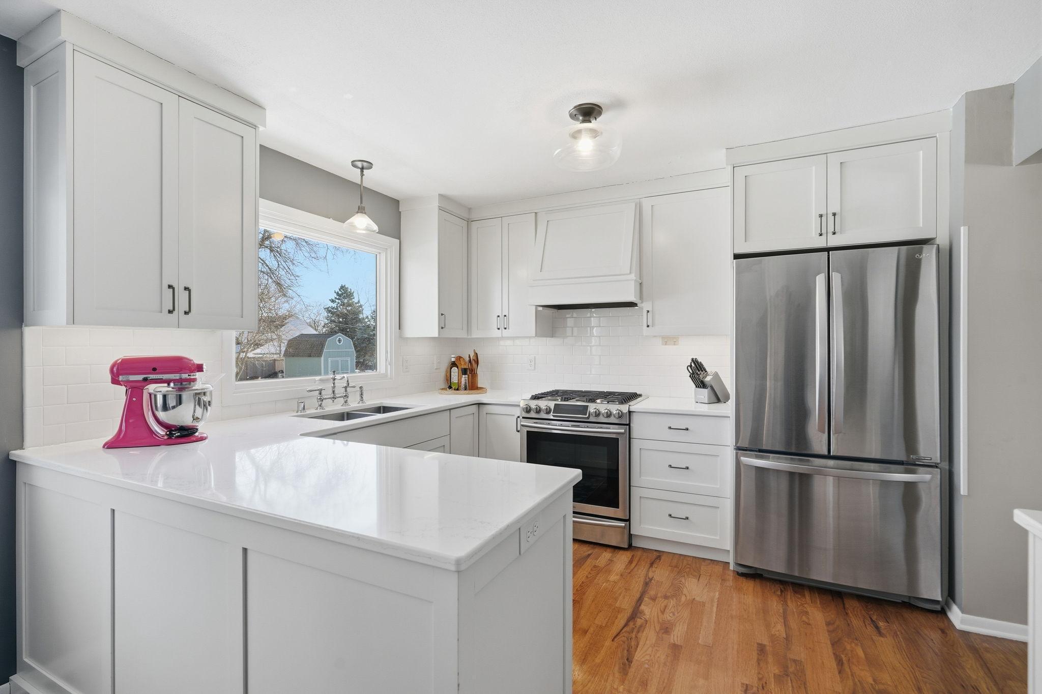 17-web-or-mls-8671 Red Oak Dr-17.jpg