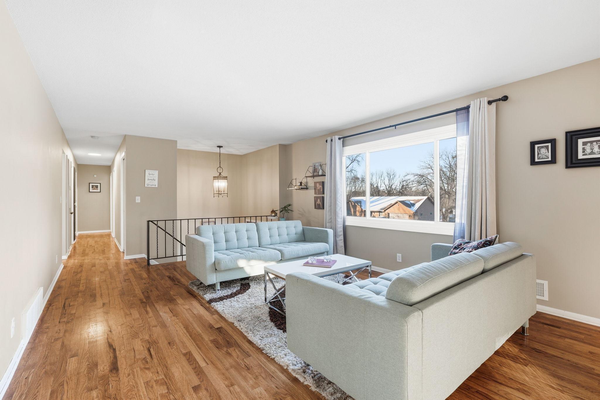 16-web-or-mls-8671 Red Oak Dr-16.jpg