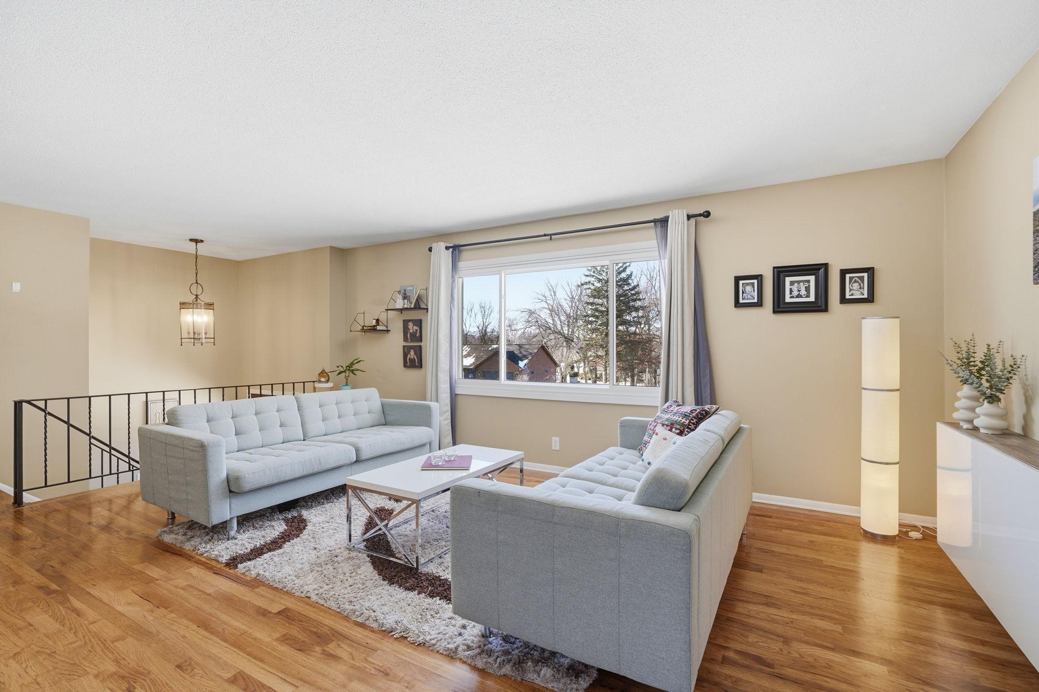 16-web-or-mls-8671 Red Oak Dr-16.jpg