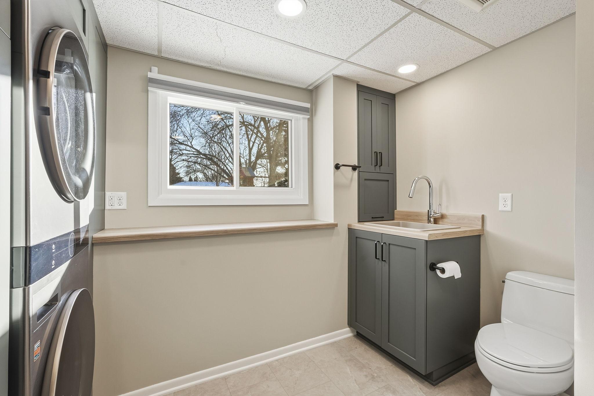 43-web-or-mls-8671 Red Oak Dr-43.jpg