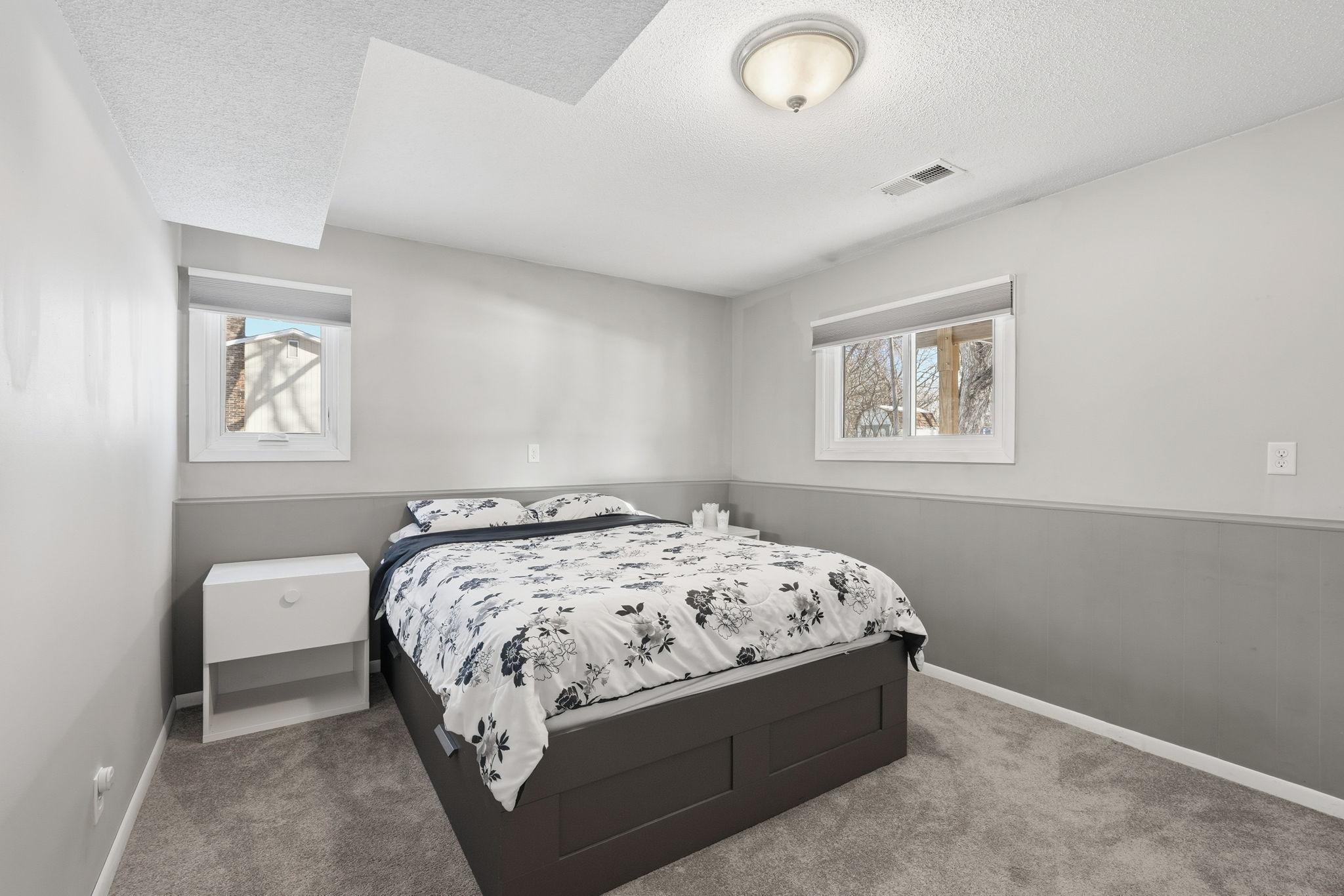 41-web-or-mls-8671 Red Oak Dr-41.jpg