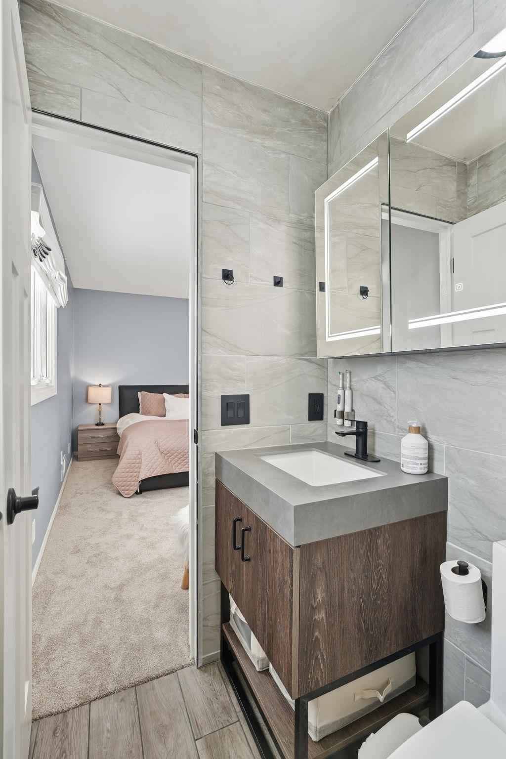 35-web-or-mls-8671 Red Oak Dr-35.jpg