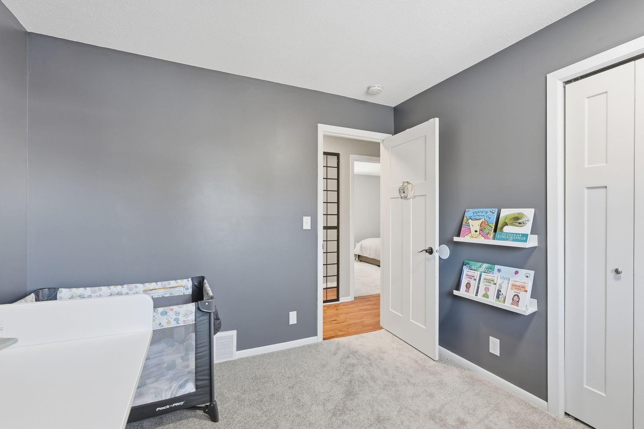 28-web-or-mls-8671 Red Oak Dr-28.jpg