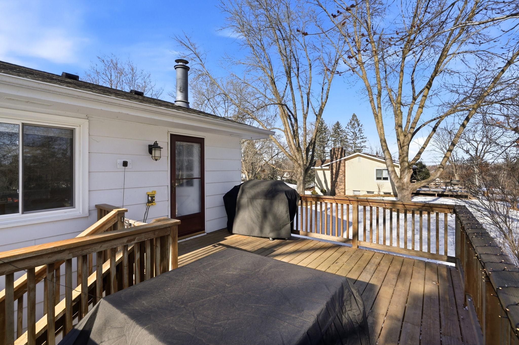 10-web-or-mls-8671 Red Oak Dr-10.jpg