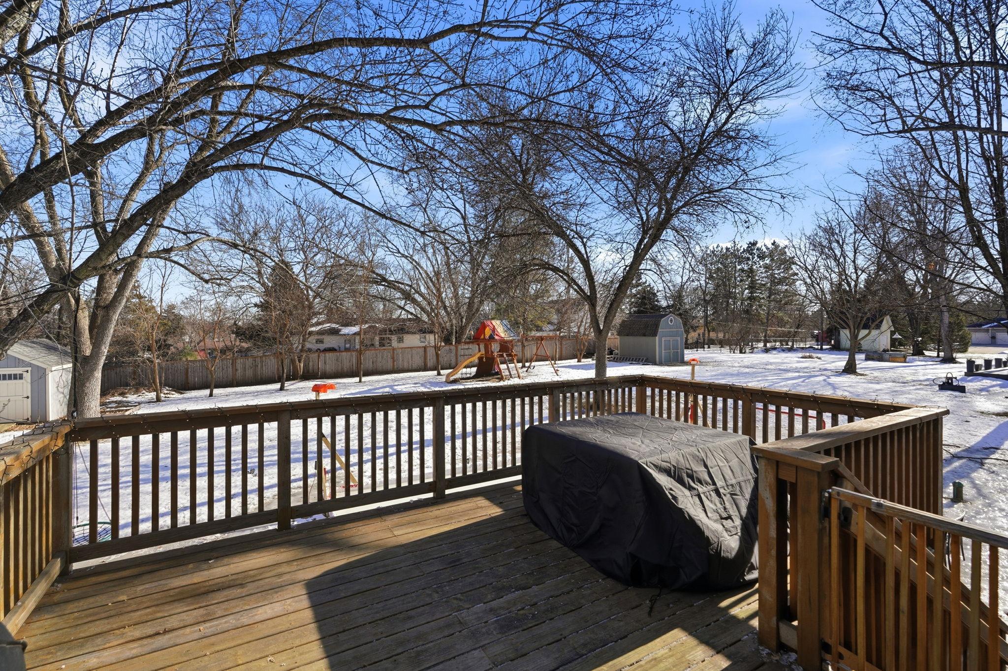 8-web-or-mls-8671 Red Oak Dr-8.jpg