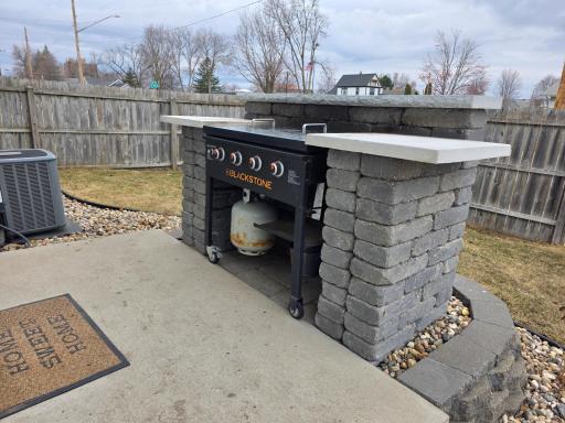 Brookstone grill will stay with the house