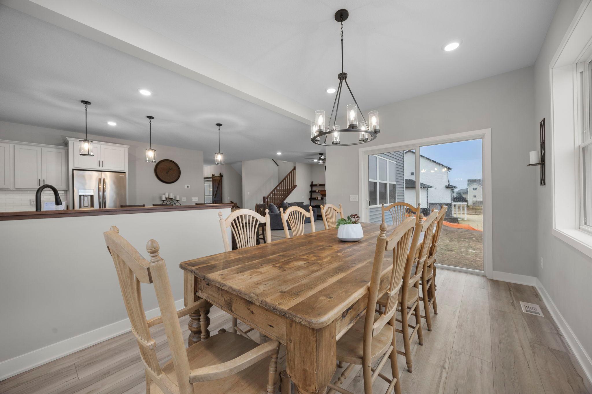 Easy kitchen access allows for quick serving!