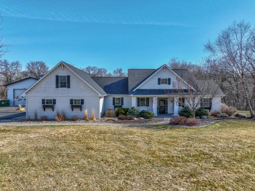 877 Yellowstone Trail, Hudson, WI 54016
