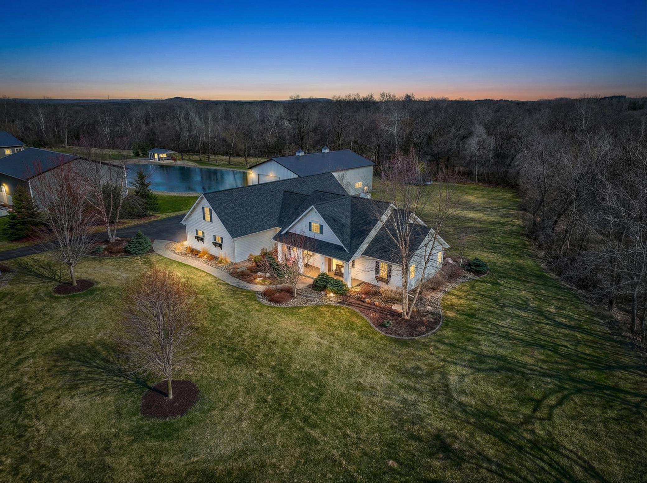 877 Yellowstone Trail-8.jpg