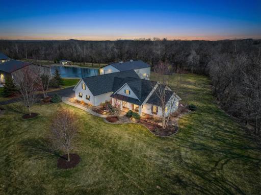 877 Yellowstone Trail, Hudson, WI 54016