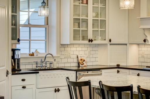 877 Yellowstone Trail, Hudson, WI 54016