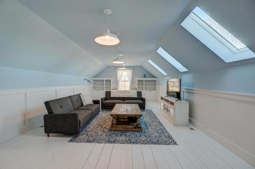 877 Yellowstone Trail, Hudson, WI 54016