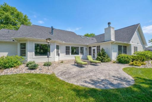 877 Yellowstone Trail, Hudson, WI 54016