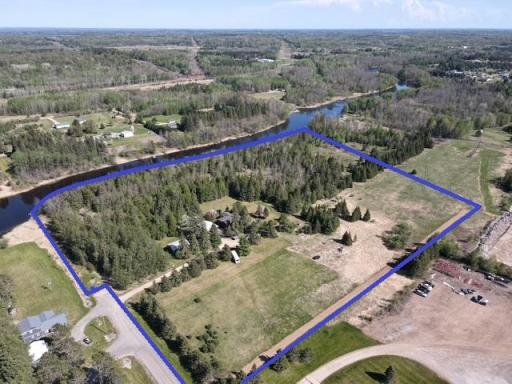 2700 Glenwood Drive, Grand Rapids, MN 55744
