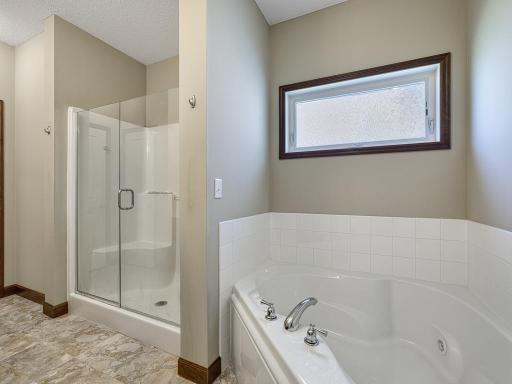 6024 158th Street W, Apple Valley, MN 55124