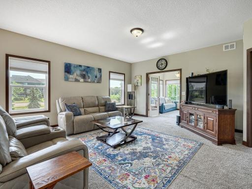 6024 158th Street W, Apple Valley, MN 55124