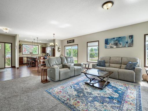 6024 158th Street W, Apple Valley, MN 55124