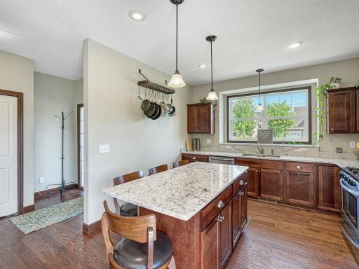 6024 158th Street W, Apple Valley, MN 55124