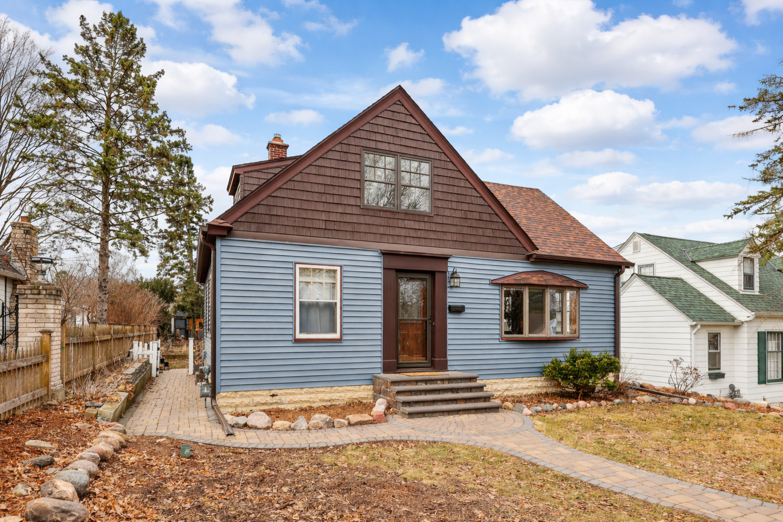 Welcome to 870 Parkview Ave!