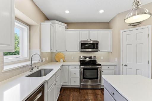 9289 Icosa Street, Lakeville, MN 55044