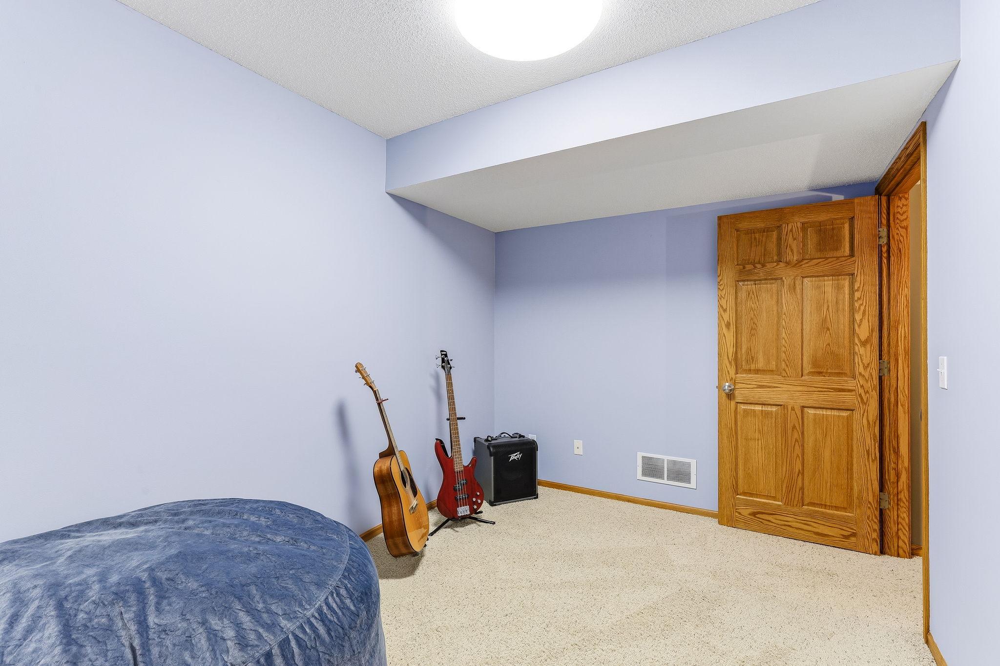 51-web-or-mls-9289-Icosa-St-51.jpg