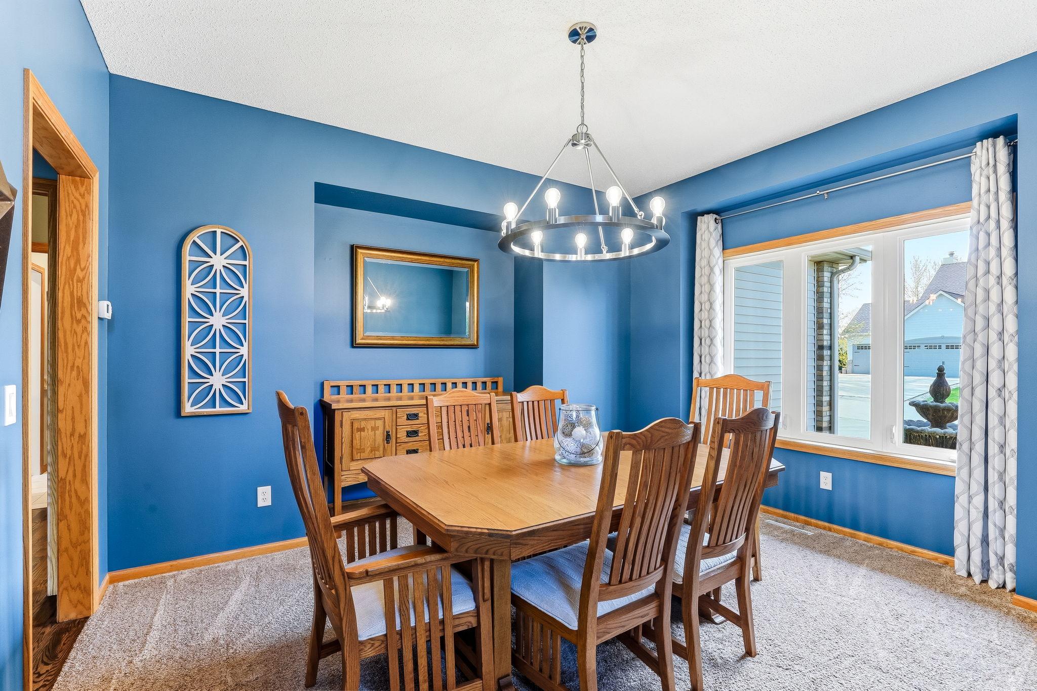 7-web-or-mls-9289-Icosa-St-07.jpg