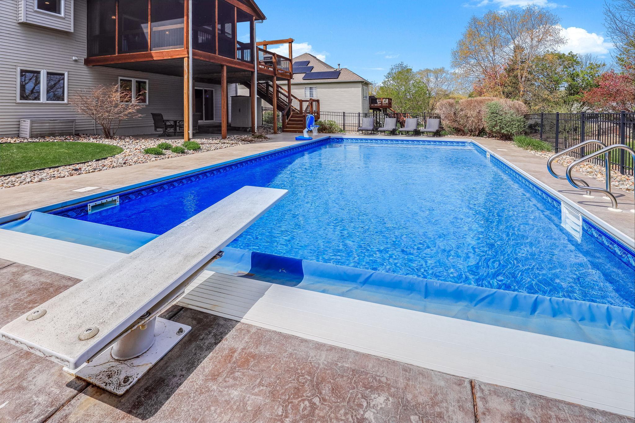 60-web-or-mls-9289-Icosa-St-60.jpg