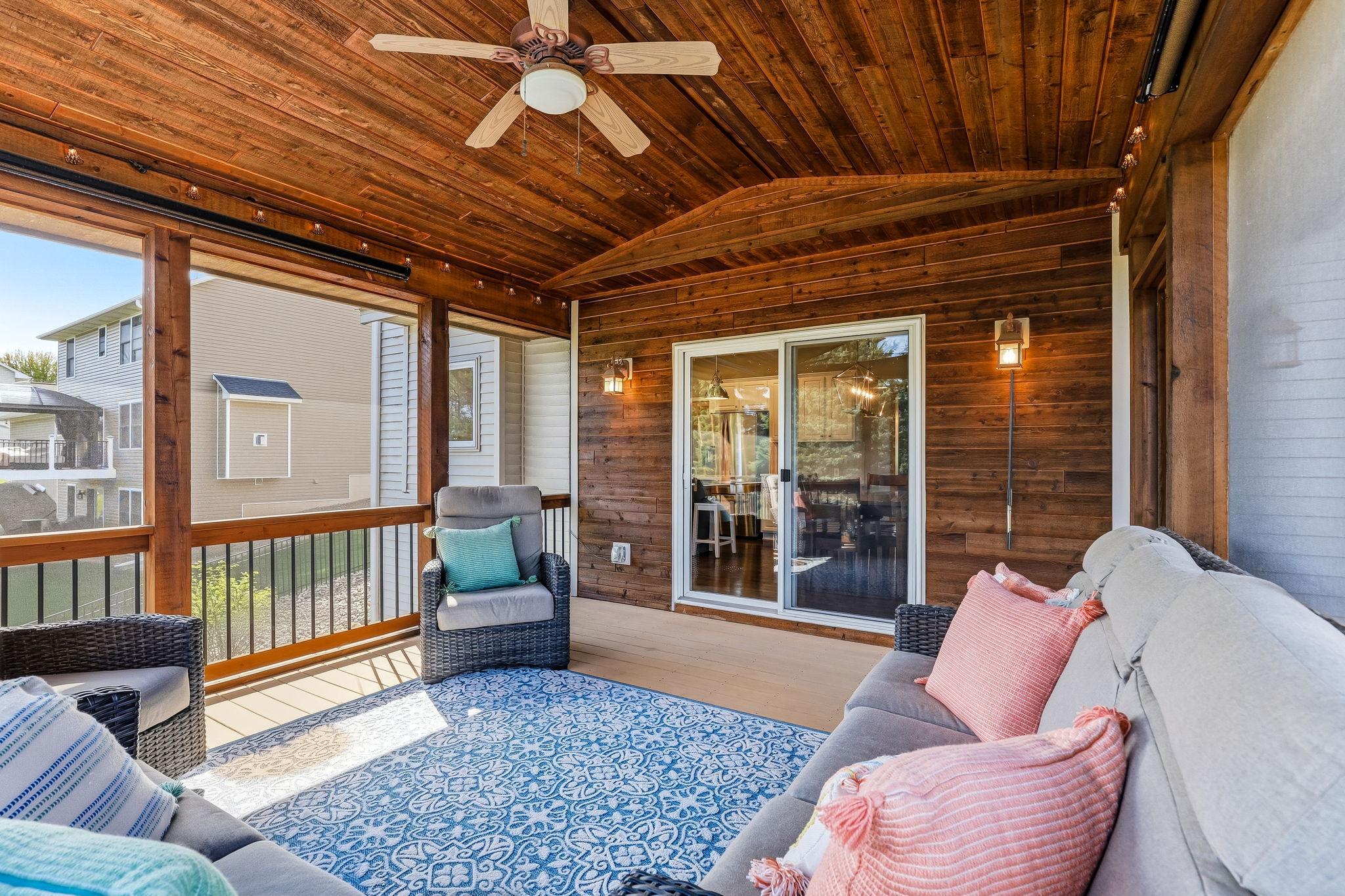 24-web-or-mls-9289-Icosa-St-24.jpg
