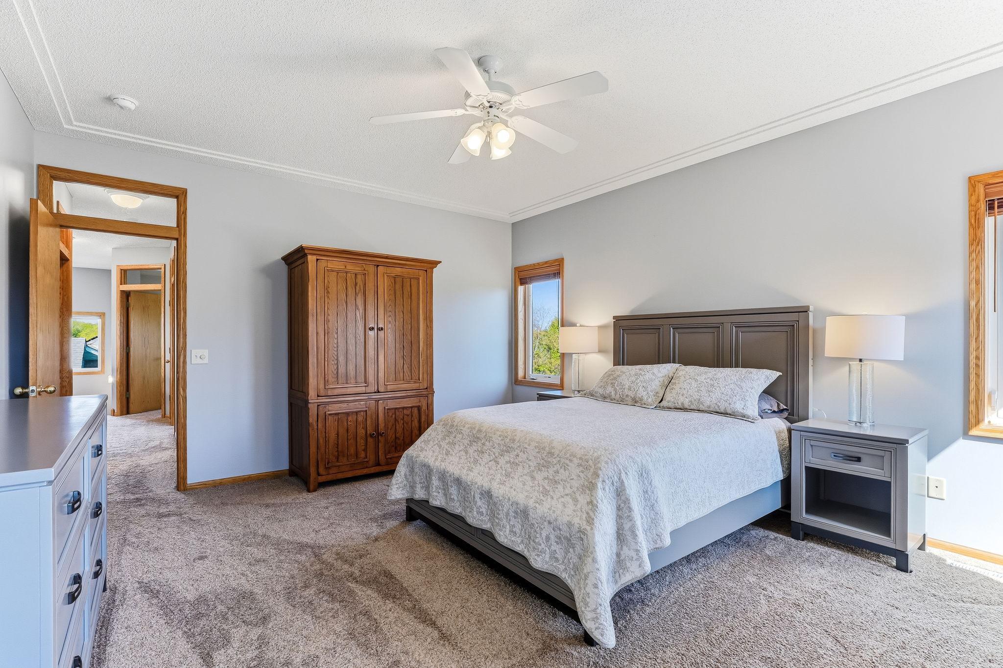 31-web-or-mls-9289-Icosa-St-31.jpg