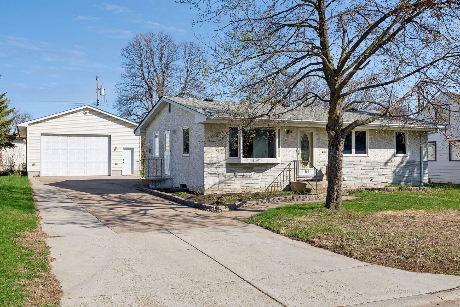 Welcome to 143 Horizon Circle in Fridley!