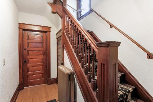 389 Fairview Avenue N, Saint Paul, MN 55104