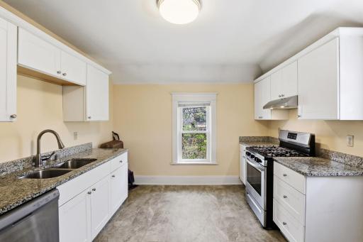 389 Fairview Avenue N, Saint Paul, MN 55104