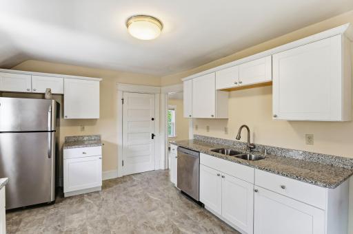 389 Fairview Avenue N, Saint Paul, MN 55104