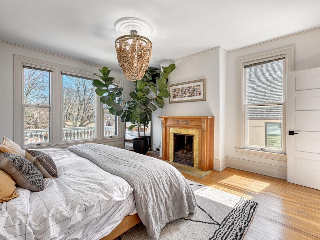 20 - Primary Bedroom.jpg