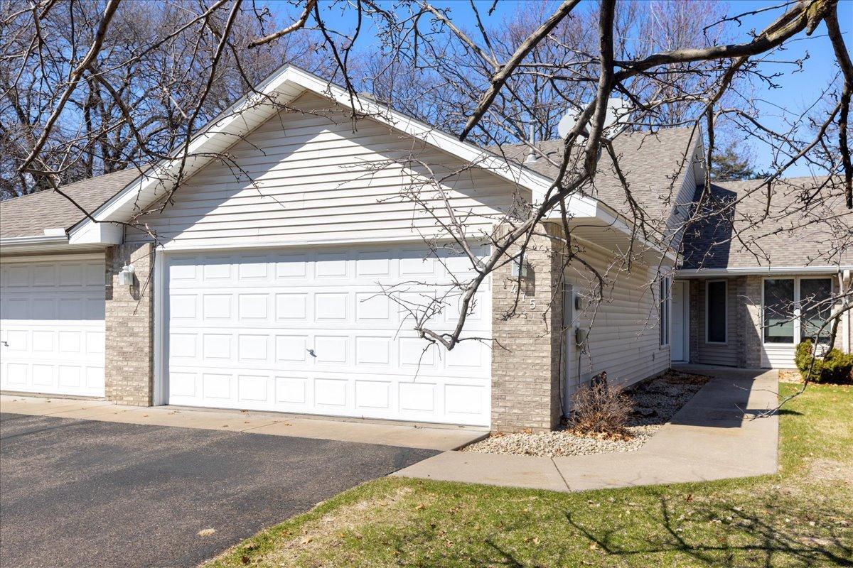 Updated throughout 2 bedroom 2 bath home with Sun Room; NEW Carpet throughout, NEW luxury vinyl plank floor in Kitchen and backentry hall