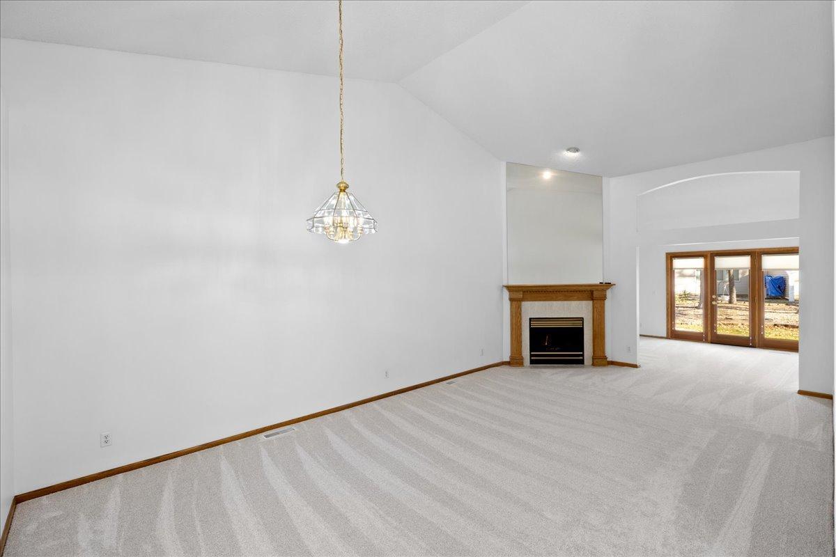 NEW carpeting throughout