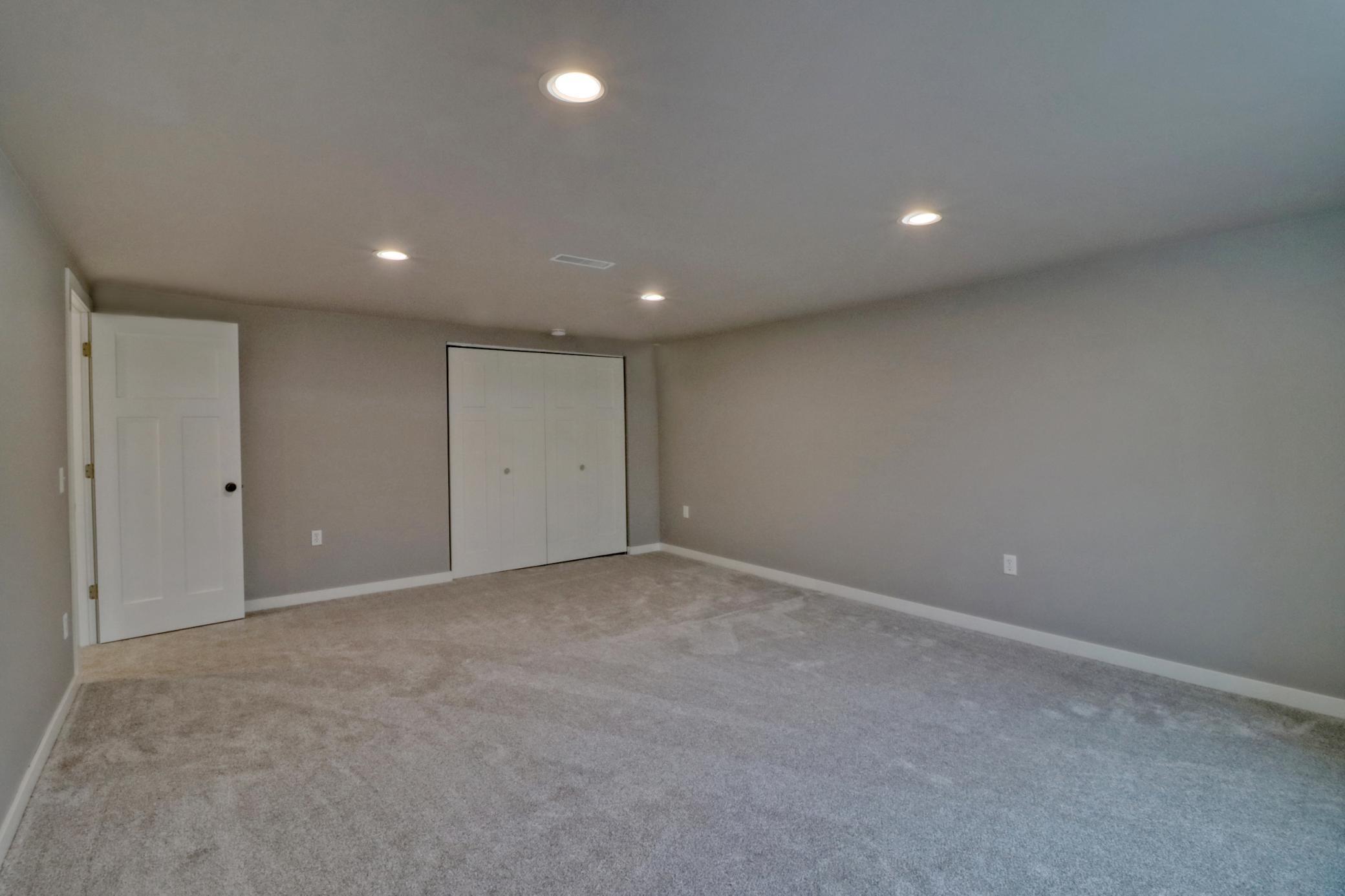 Basement Bedroom2_2.jpg