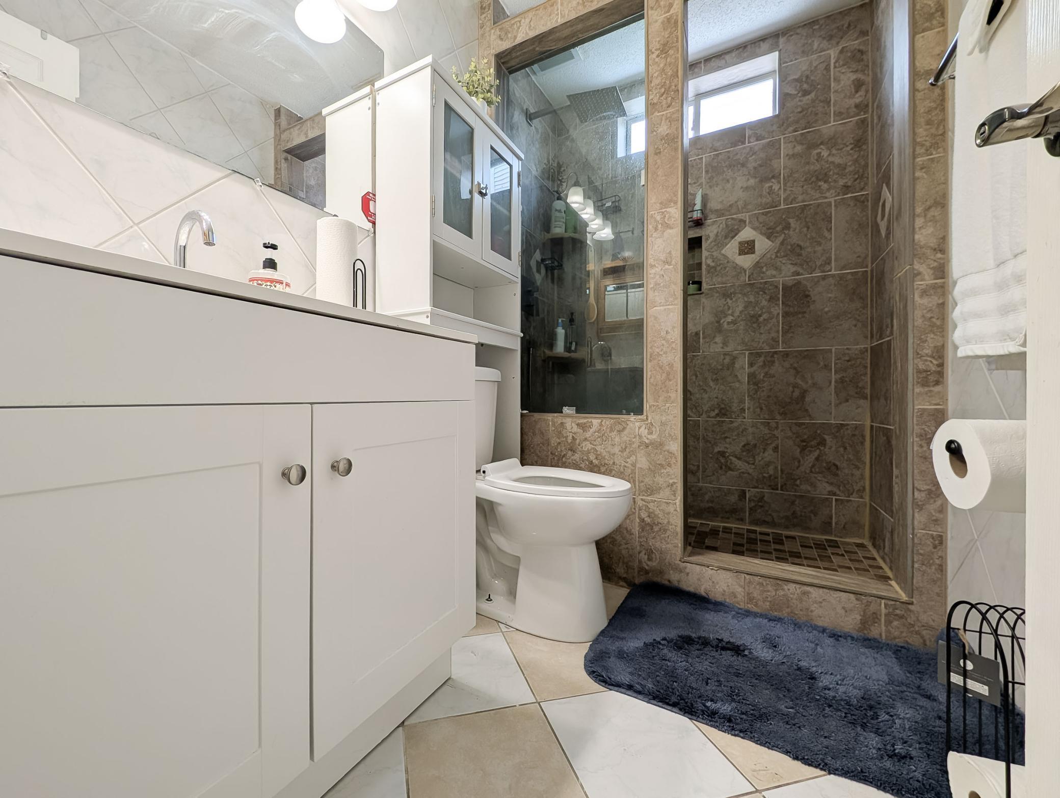 WALK-IN TILE SHOWER