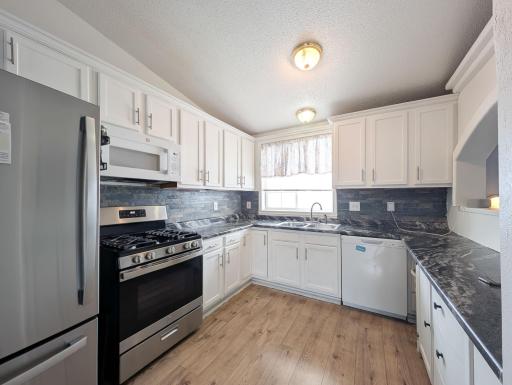 238 PINEWOOD Boulevard, West Fargo, ND 58078