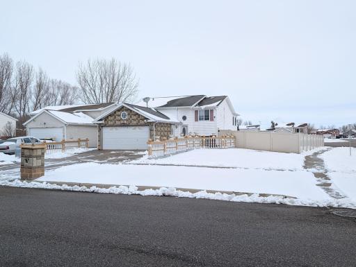 238 PINEWOOD Boulevard, West Fargo, ND 58078