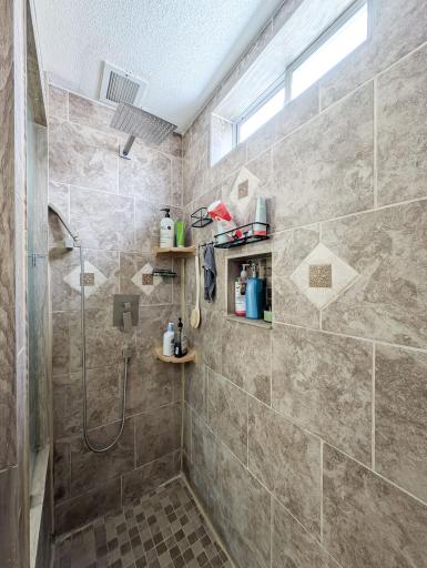 238 PINEWOOD Boulevard, West Fargo, ND 58078